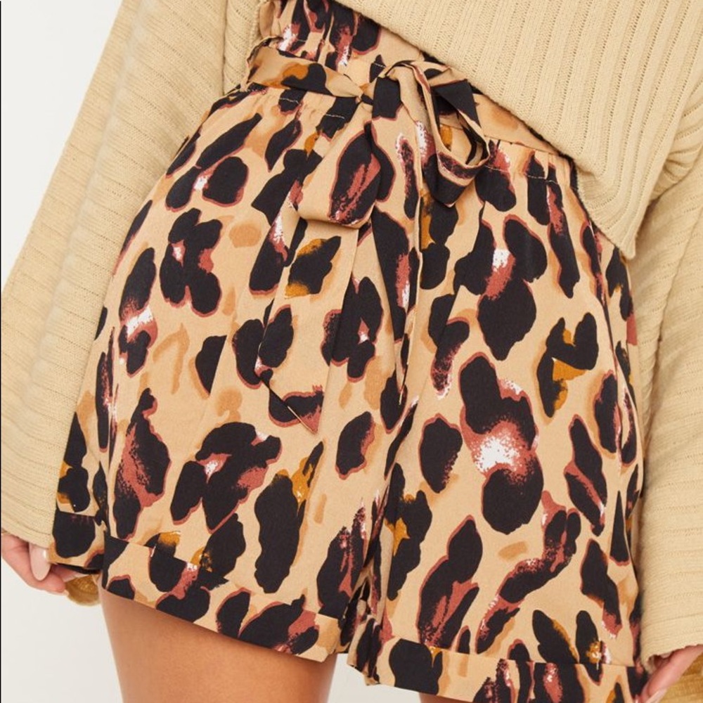 Leopard satin shorts with tie front